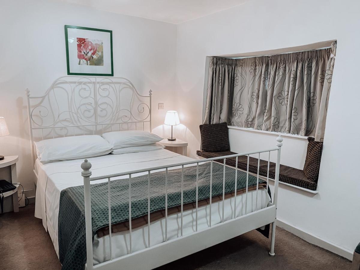 The Blenheim Buttery Inn 4*